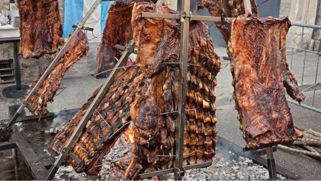 Milei agasajó con un asado a diputados que apoyaron el veto a la suba para jubilados