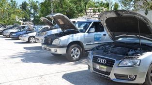 Subastaron 21 vehículos decomisados y recaudaron casi 4 millones de pesos
