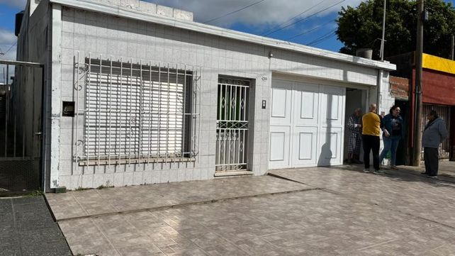 Estuvo seis horas tirado en el piso tras el asalto de falsos técnicos: No me podía levantar por la cadera