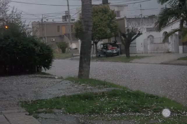 Las piedras que cayeron en la ciudad/ lector Facebook