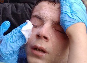 Marcha de los Jubilados: agredieron al fotógrafo que increpó Santiago Caputo 