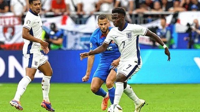 Inglaterra y Suiza pugnan por meterse en las semifinales de la Eurocopa que se juega en Alemania.