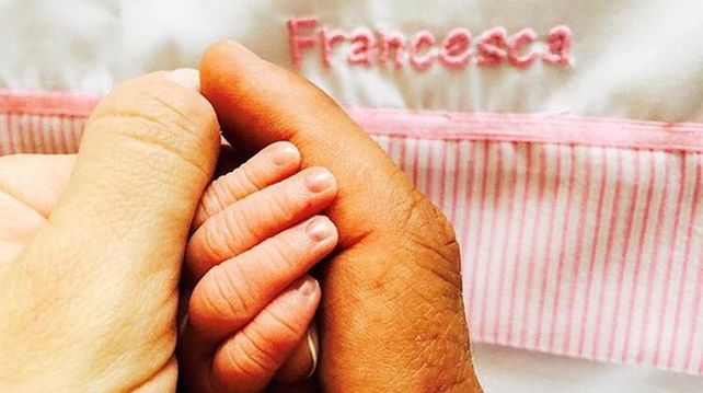 ¡Se le cae la baba! La primera foto de la hija del Cholo ¡Se le cae la baba! La primera foto de la hija del Cholo