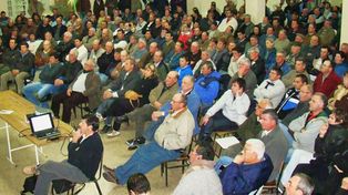 Los tamberos amenazan con bloquear las plantas si no se aumenta el precio