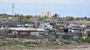 Barranquitas Sur: trabajan en la reubicación de 55 familias instaladas en el reservorio mientras aguardan el inicio de obras claves de saneamiento. Foto: José Busiemi / UNO Santa Fe.