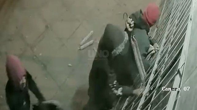 Ladrones robaron salamines y fiambres de un frigorífico en barrio Barranquitas