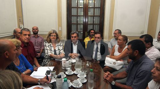 Gobierno y docentes se reunieron pero se ratificaron los paros