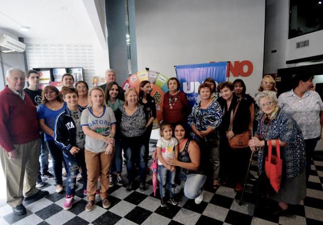 Jugó y ganó con La Raspadita, el juego éxito del UNO