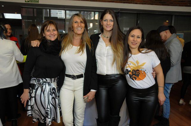 Gisela Eblagon, Anu Malara, Claudina Arroyo y Verónica Contarino.