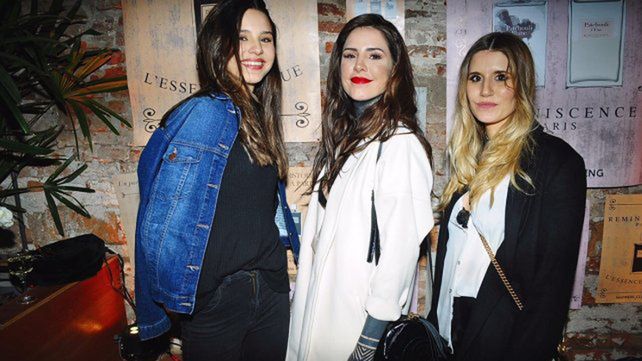 Juanita junto a Cande y Mica.