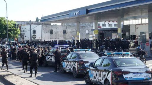 Continúan las negociaciones en Santa Fe mientras persiste el reclamo policial