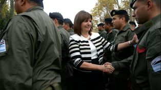La ministra Patricia Bullrich firmó la resolución que habilita la puesta en marcha del Plan 90/10.