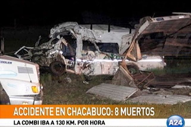 Accidente fatal en Chacabuco: la combi iba a 130 kilómetros por hora