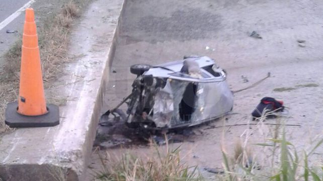 Milagro en San Cristóbal: chocó a un toro, cayó de un puente a un arroyo seco y resultó ileso