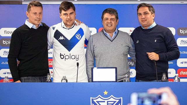 Alexander Medina puso primera como entrenador de Vélez