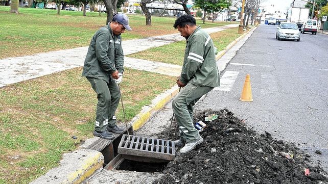 Alerta amarilla. El Municipio de Santa Fe intensificó tareas preventivas ante el pronóstico de lluvias.