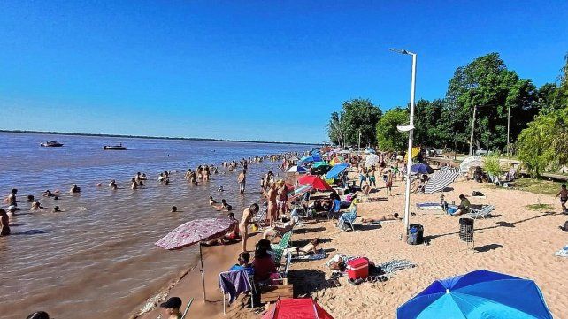La de Villa Urquiza es una de las playas más concurridas este verano