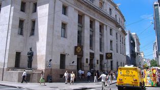 La histórica sede central del Banco Santa Fe vuelve a tener atención