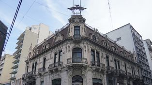 La esquina de Corrientes y Santa Fe se renueva.