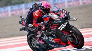 Aleix Espargaró llevó a su Aprilia a fondo y fue el mejor de todos en MotoGP a la hora de mostrarse en pista.