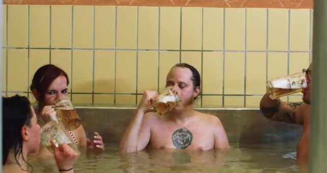 En Australia fabricaron la primera pileta de cerveza del mundo.
