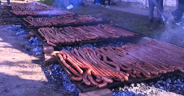Santo Tomé se lució con el choripán más largo del planeta