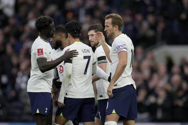 Tottenham, sin el Cuti Romero, venció a Portsmouth en la FA Cup
