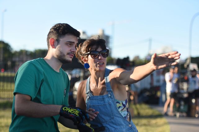 Romina Tamborillo udziela instrukcji dotyczących kręcenia filmu 
