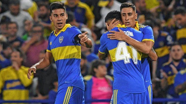 Pol Fernández y Langoni festejan junto a Merentiel