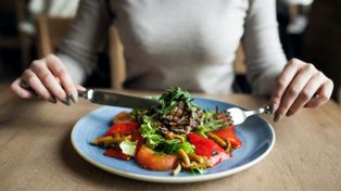 Instagram y TikTok añaden funciones para evitar promover trastornos de la alimentación