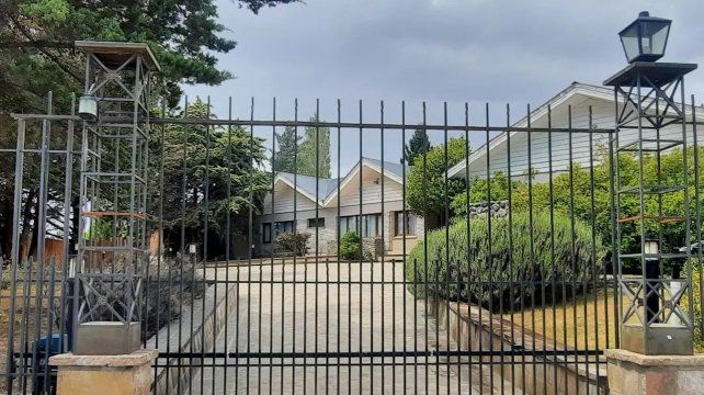 Denuncian faltante de mobiliario en la residencia oficial en Santa Cruz