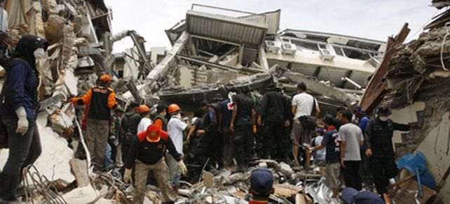 Nuevos terremotos sacuden a Indonesia y crece el numero de v&iacute;ctimas