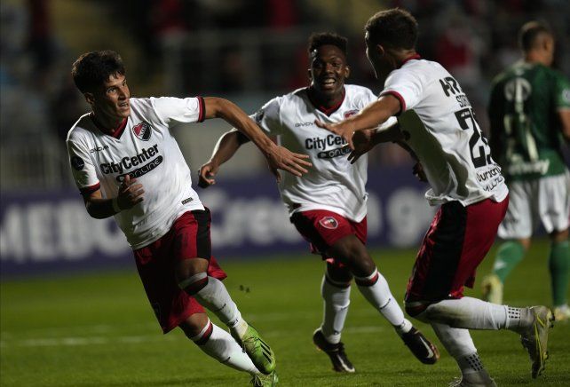 Primer paso. Brian Aguirre festeja el gol del triunfo &nbsp;por 1 a 0 ante Audax Italiano.
