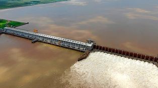Paso de la crecida por las represas: Yacyretá e Itaipú tienen todas sus turbinas funcionando al máximo. Foto: imagen ilustrativa