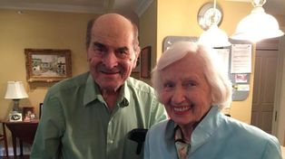 A los 96 años, Heimlich salvó con su maniobra a una mujer atragantada