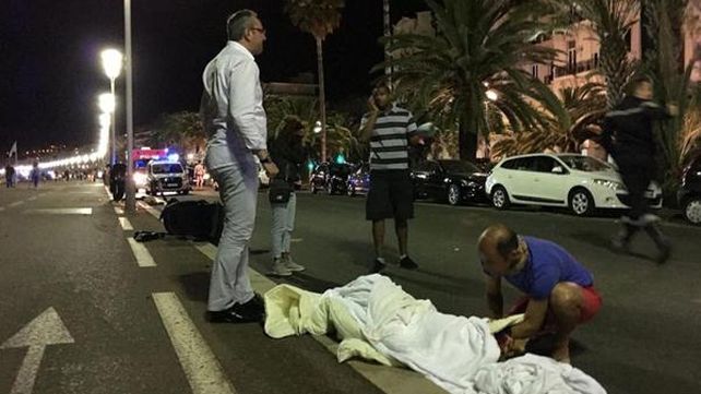 Las autoridades hablaron de decenas de muertos y múltiples heridos