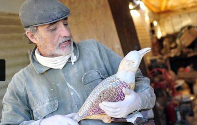 Tras el ataque a piedrazos, el Cucú de Carlos Paz pasó por el quirófano y cambió su sexo