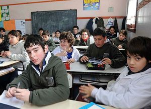 Los adolescentes argentinos comen más sano, según una encuesta oficial