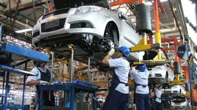 La industria automotriz se achicó en el primer semestre de 2026: cuáles son los datos de la realidad