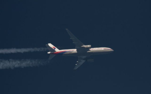Misterio. Una de las últimas imágenes tomadas desde tierra al Boeing que llevaba el registro 9M-MRO.