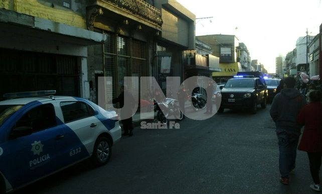 Peleas, robos y violencia en  una pensión de Mendoza 2700