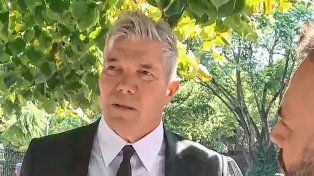 En una entrevista a Intrusos, Fernando Burlando reconoció que se está separando del conflicto entre Jey Mammon y Lucas Benvenuto, quien lo denunció públicamente por abuso sexual.&nbsp;