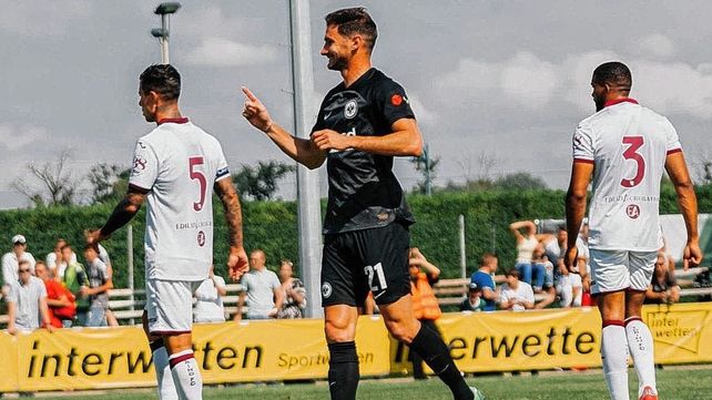 Gol de Alario en el triunfo de Eintracht Frankfurt ante Torino