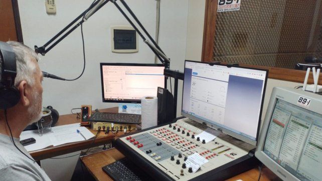 AIRE. Los Espejos en el Aire se escuchan en San Salvador