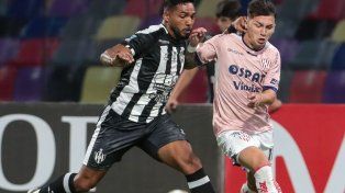 Unión perdió la memoria y sufrió una dura derrota ante Central Córdoba