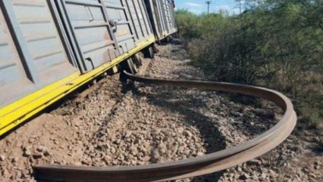 El calor hizo descarrilar un tren en Catamarca