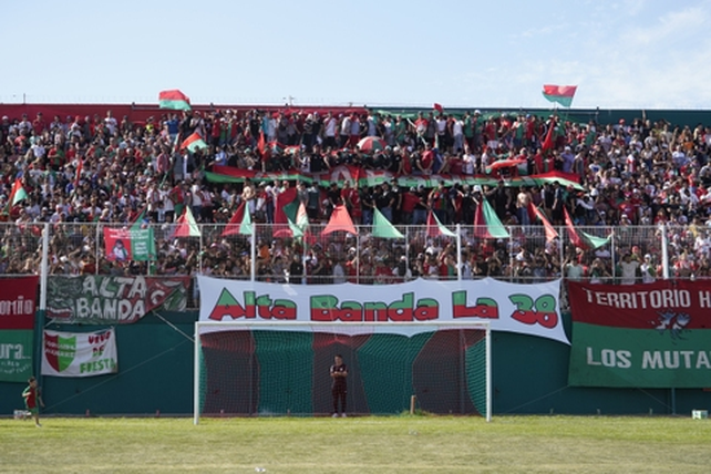 Dirán presente. La alta banda de Coronel Aguirre copará esta tarde el estadio en el debut del campeonato.