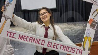 En una promoción de 15 alumnos, Desireé Morkel fue la única mujer egresada de la escuela de educación técnica N° 114 Justo José de Urquiza, de General Ramírez