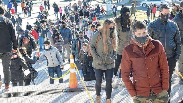Vacunación abierta de AstraZeneca en Paraná
