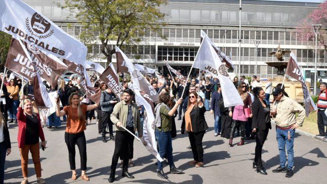 Los gremios de trabajadores judiciales acordaron con el gobierno provincial un 24%&nbsp;